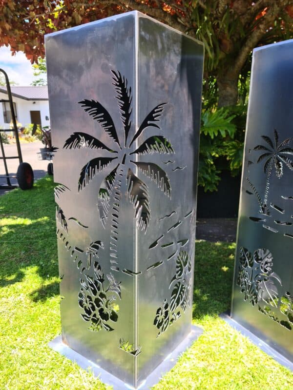 Tropical Treasures Solar Light Bollard - Image 3